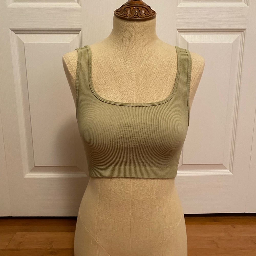 Green crop tank top